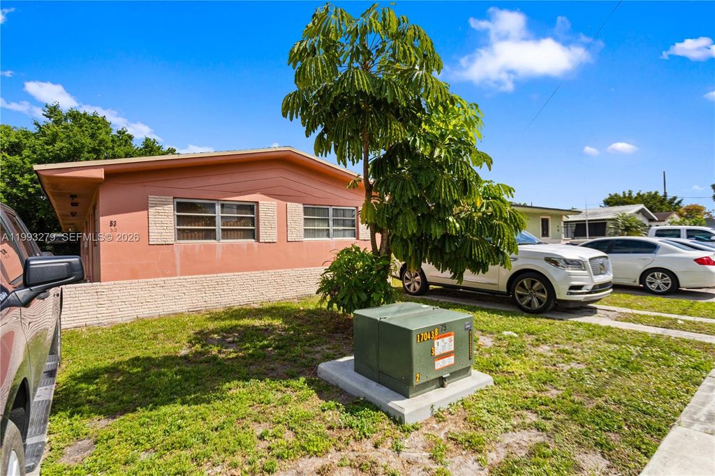 Image 3 of property listing at 53 NW 169th St, North Miami Beach, FL 33169