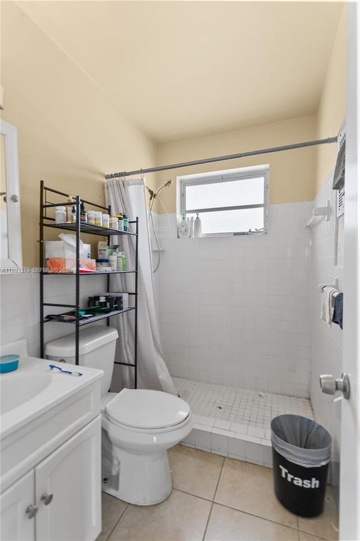 Image 31 of property listing at 53 NW 169th St, North Miami Beach, FL 33169