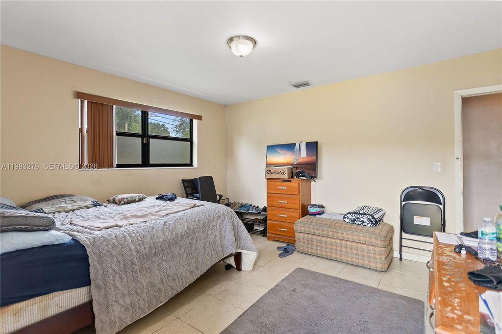 Image 33 of property listing at 53 NW 169th St, North Miami Beach, FL 33169