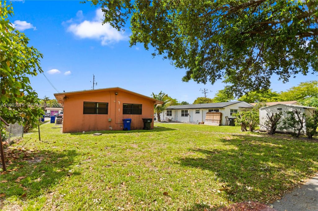 Image 37 of property listing at 53 NW 169th St, North Miami Beach, FL 33169