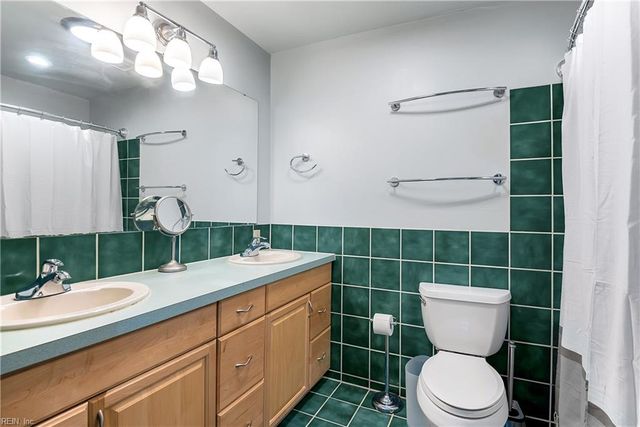 332 25 1/2 ST, Virginia Beach, VA 23451
