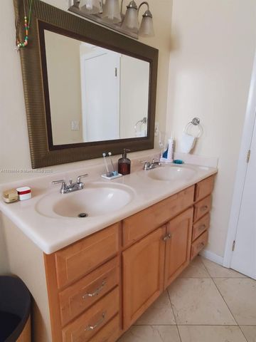 2020 NE 203rd St, Miami, FL 33179