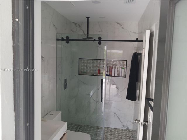 2020 NE 203rd St, Miami, FL 33179