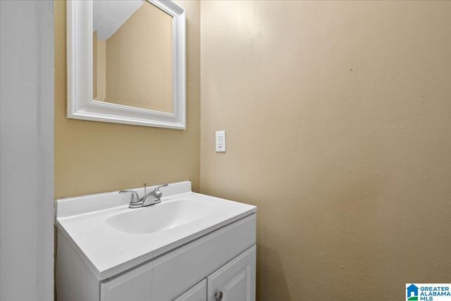 304 23RD AVENUE NE, Center Point, AL 35215