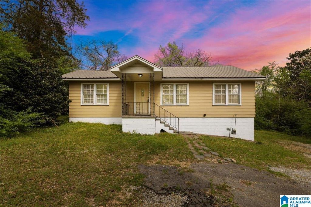 304 23RD AVENUE NE, Center Point, AL 35215