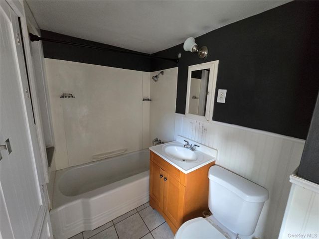 17 N Clover Street, Poughkeepsie, NY 12601