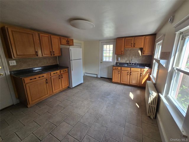 17 N Clover Street, Poughkeepsie, NY 12601