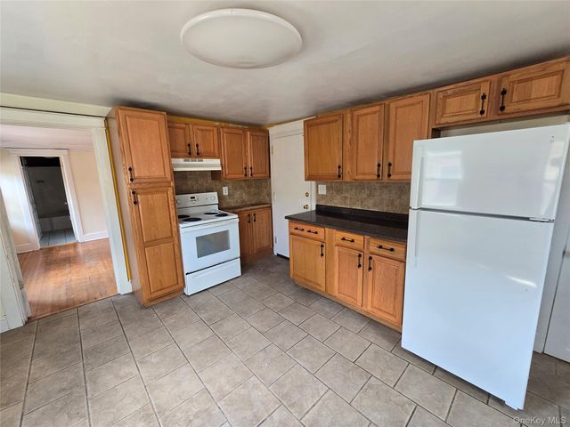 17 N Clover Street, Poughkeepsie, NY 12601
