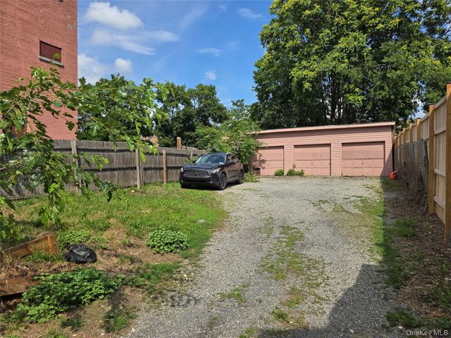 17 N Clover Street, Poughkeepsie, NY 12601