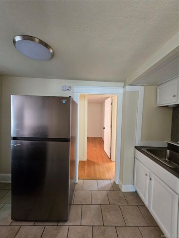 17 N Clover Street, Poughkeepsie, NY 12601