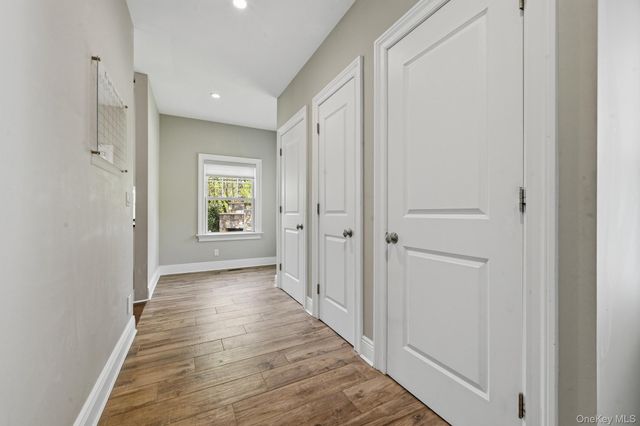 42 Skunks Misery Road, Locust Valley, NY 11560