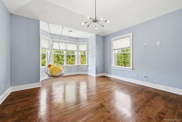 42 Skunks Misery Road, Locust Valley, NY 11560
