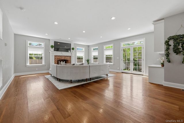 42 Skunks Misery Road, Locust Valley, NY 11560