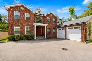 42 Skunks Misery Road, Locust Valley, NY 11560