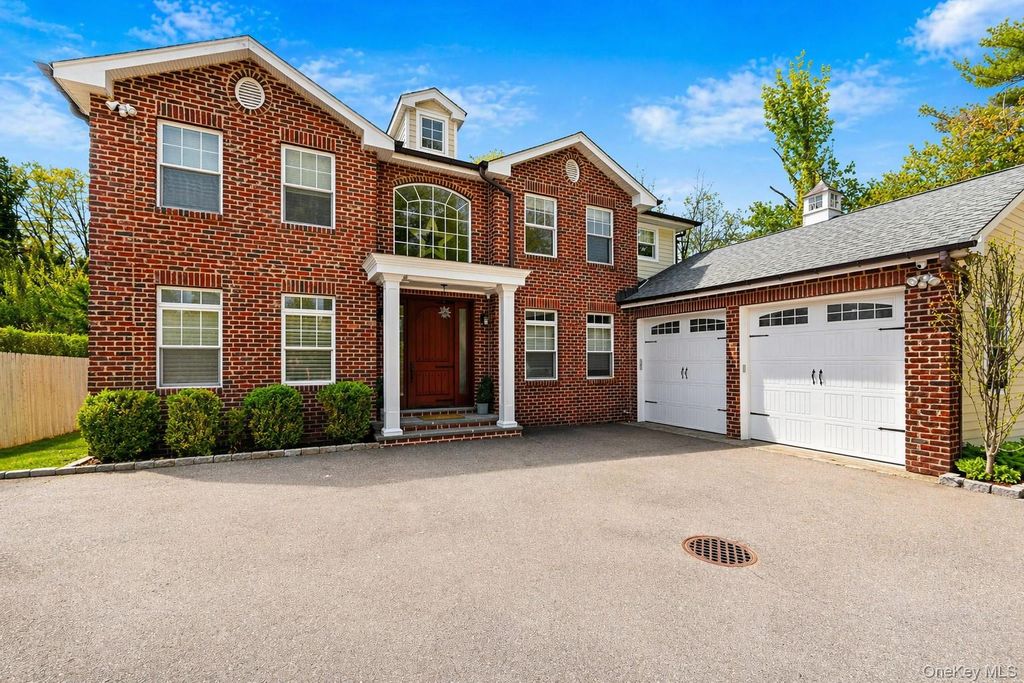 42 Skunks Misery Road, Locust Valley, NY 11560