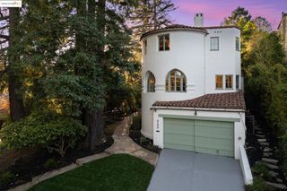 953 Grosvenor Pl, Oakland, CA 94610