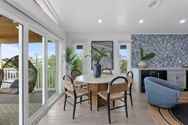 2203 AVENUE B, Bradenton Beach, FL 34217