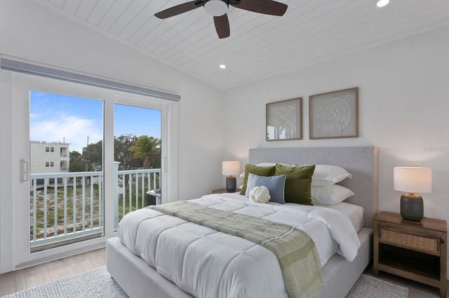 2203 AVENUE B, Bradenton Beach, FL 34217