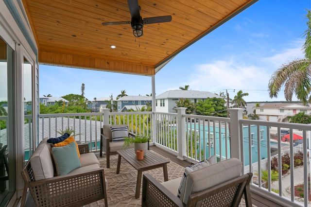 2203 AVENUE B, Bradenton Beach, FL 34217