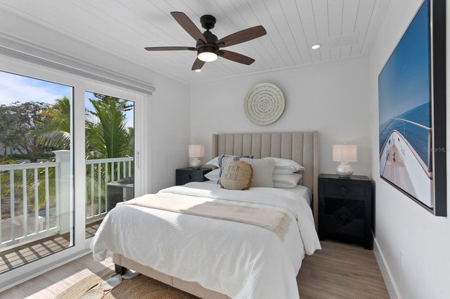 2203 AVENUE B, Bradenton Beach, FL 34217