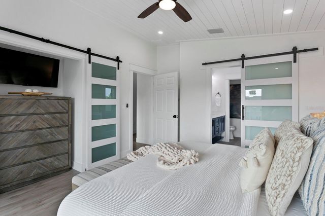 2203 AVENUE B, Bradenton Beach, FL 34217