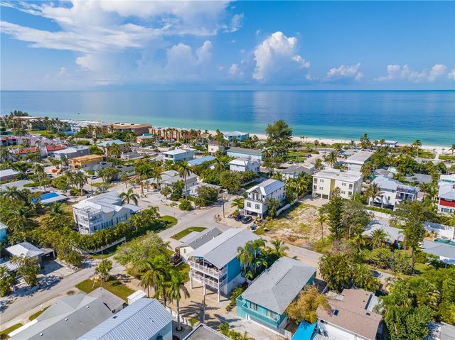 2203 AVENUE B, Bradenton Beach, FL 34217