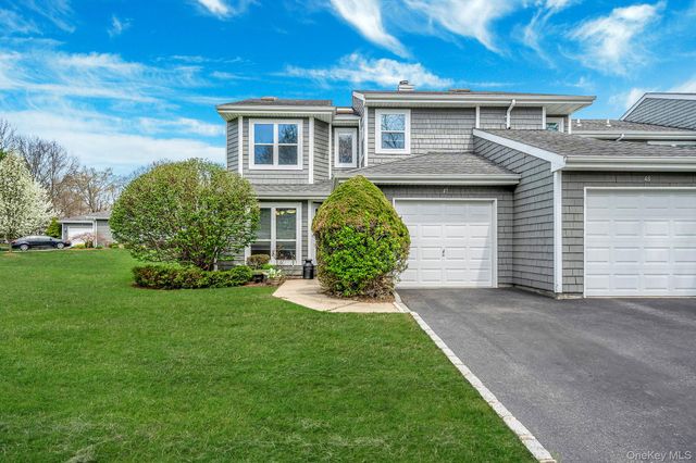 47 Madder Lake Circle, Commack, NY 11725