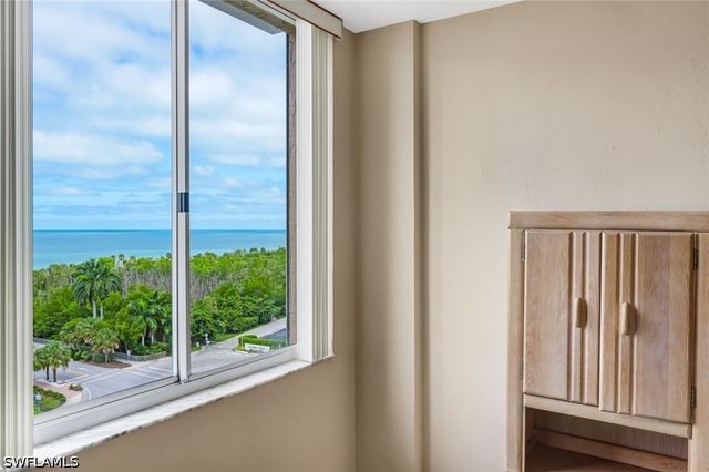 11118 Gulf Shore DR 803, Naples, FL 34108