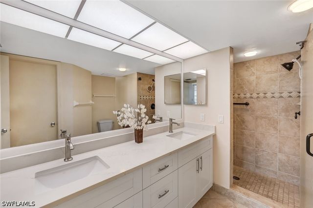 11118 Gulf Shore DR 803, Naples, FL 34108