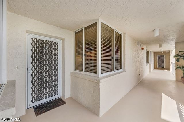 11118 Gulf Shore DR 803, Naples, FL 34108
