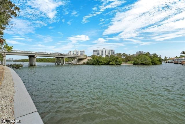 11118 Gulf Shore DR 803, Naples, FL 34108