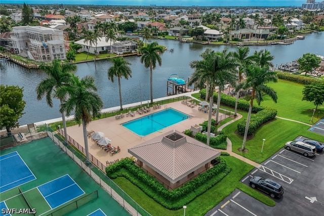 11118 Gulf Shore DR 803, Naples, FL 34108