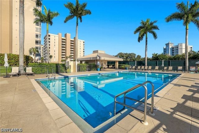 11118 Gulf Shore DR 803, Naples, FL 34108