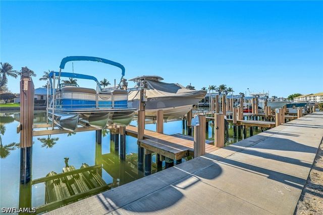 11118 Gulf Shore DR 803, Naples, FL 34108