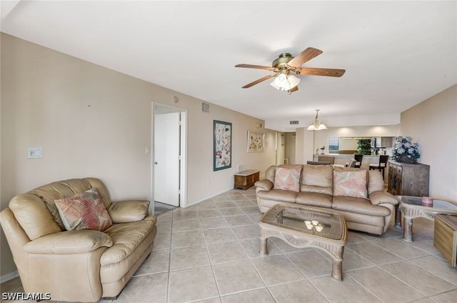 11118 Gulf Shore DR 803, Naples, FL 34108