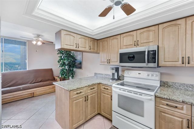 11118 Gulf Shore DR 803, Naples, FL 34108