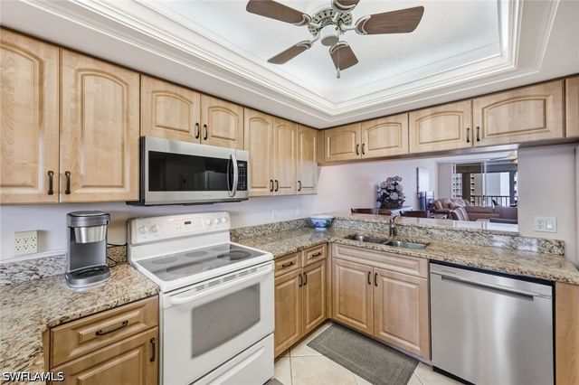 11118 Gulf Shore DR 803, Naples, FL 34108