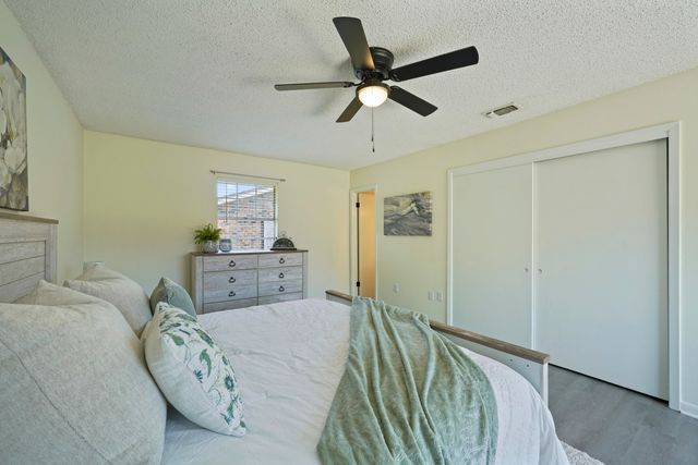 15 Lakeview Drive, Mary Esther, FL 32569