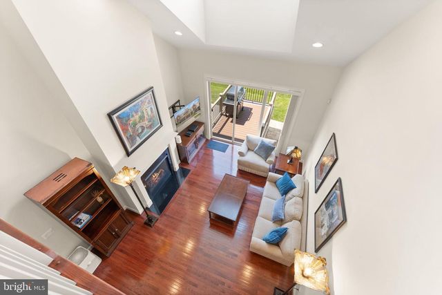 44238 SILVERPALM GROVE TER, Leesburg, VA 20176