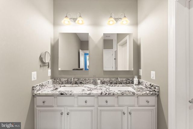 44238 SILVERPALM GROVE TER, Leesburg, VA 20176