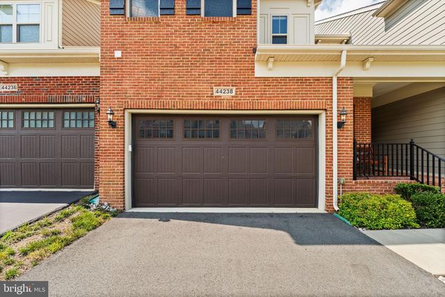 44238 SILVERPALM GROVE TER, Leesburg, VA 20176