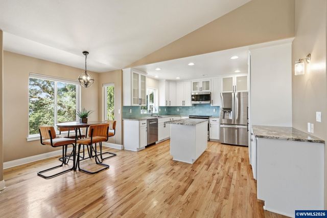 33833 Sunnyview Dr NE, Albany, OR 97322