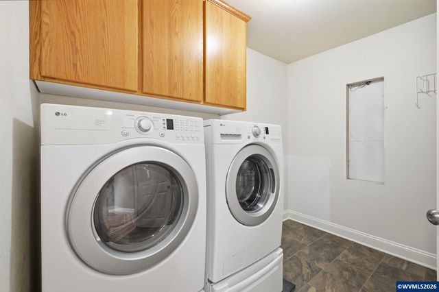 33833 Sunnyview Dr NE, Albany, OR 97322