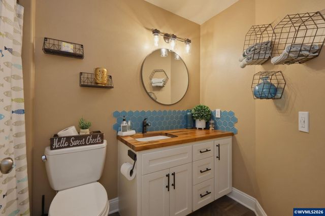 33833 Sunnyview Dr NE, Albany, OR 97322