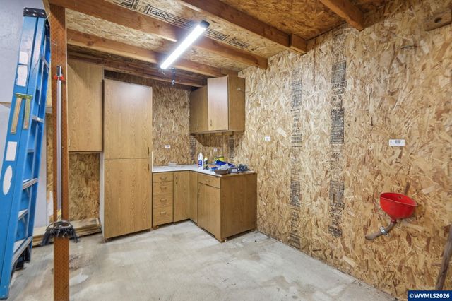 33833 Sunnyview Dr NE, Albany, OR 97322