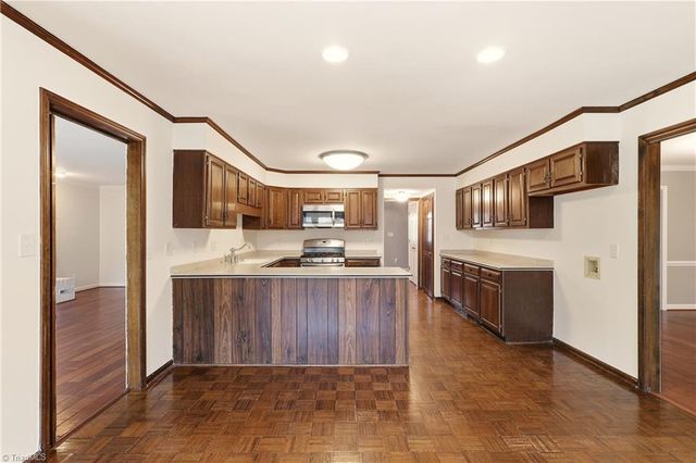 708 Teague Drive, Jamestown, NC 27282