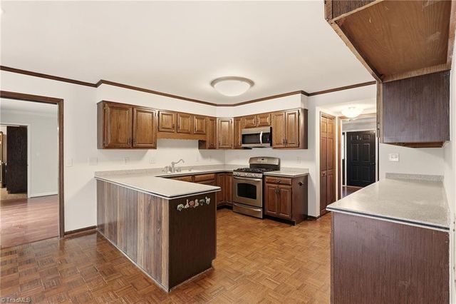 708 Teague Drive, Jamestown, NC 27282