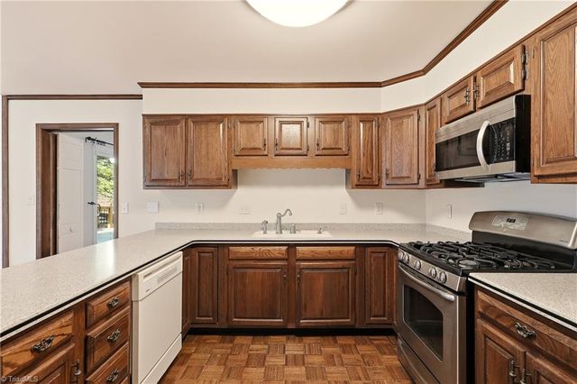 708 Teague Drive, Jamestown, NC 27282