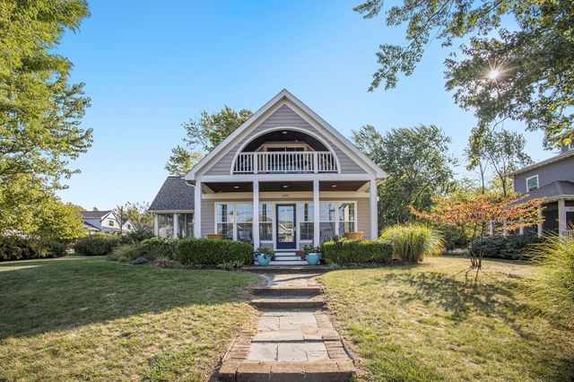 475 Lakeshore Drive, South Haven, MI 49090