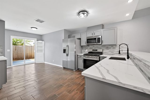 3238 E Rangecrest Place, Sugar Land, TX 77479